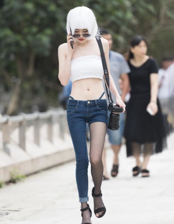 程生街拍作品 – 认真拍照的女摄 写真