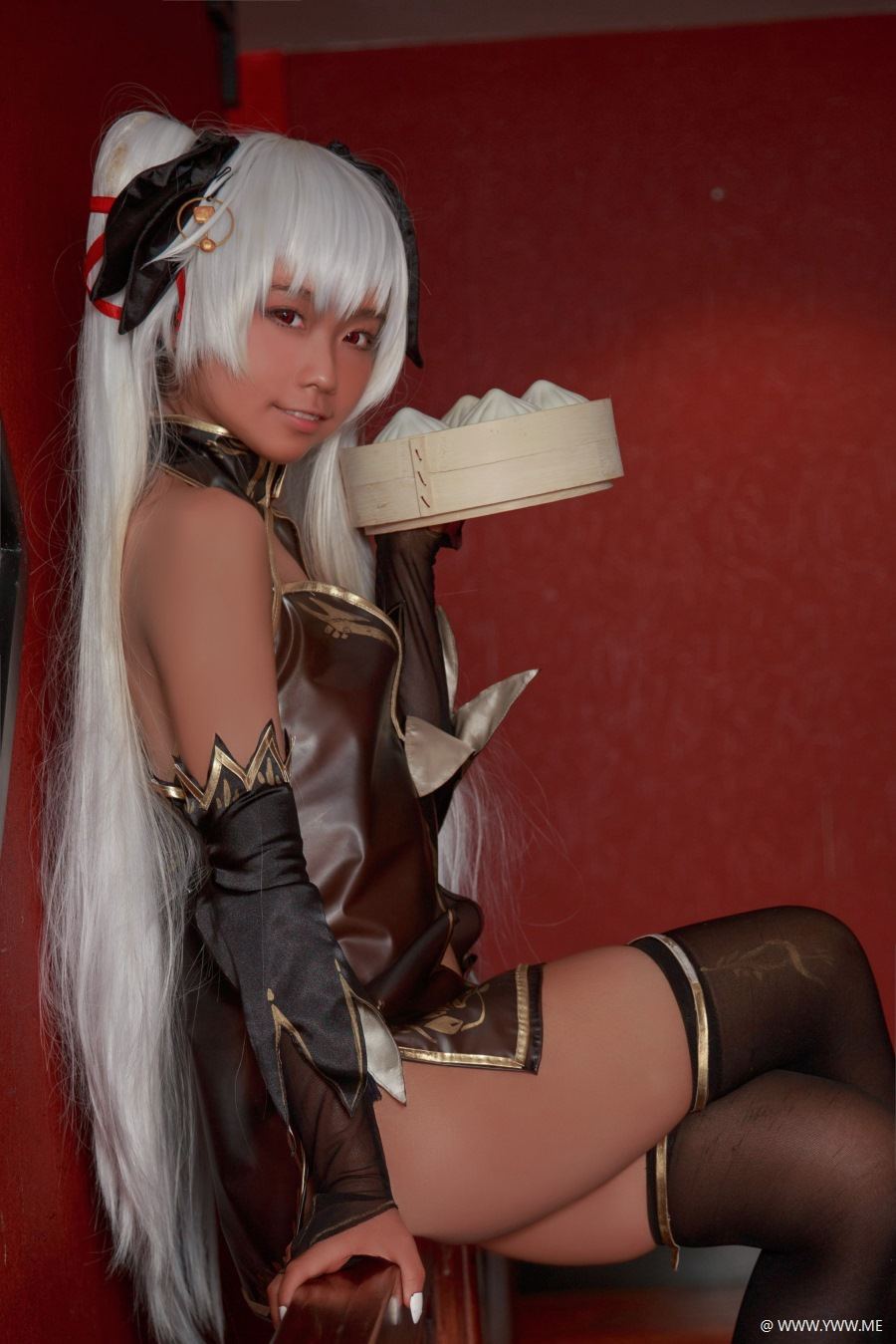 G44不会受伤 – 褐色旗袍娘-像素点
