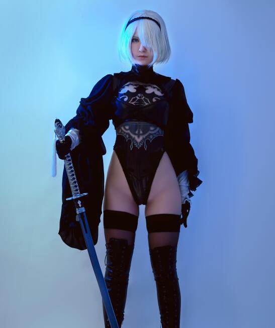 半半子 – Nier：2B