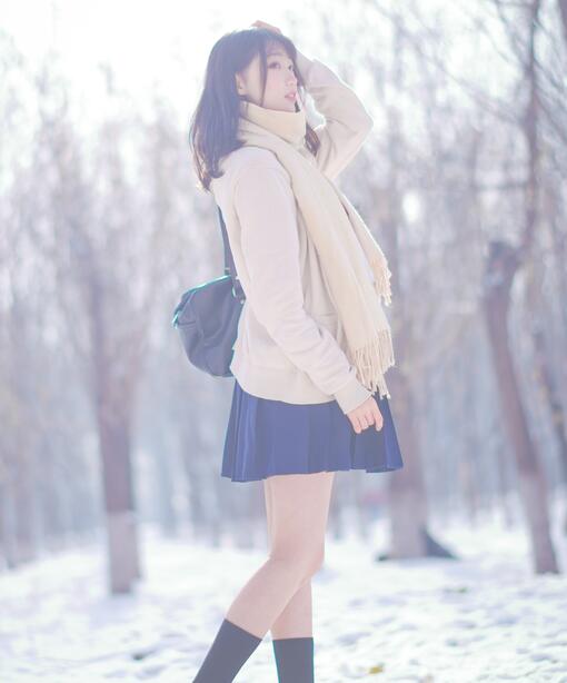 微博小姐姐 @周叽是可爱兔兔 雪景jk