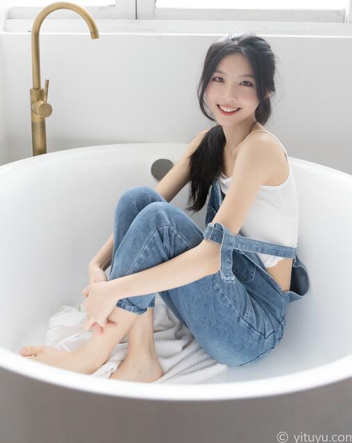 [YWW.ME] 2021.04.21 蓝色牛仔裤 小铟