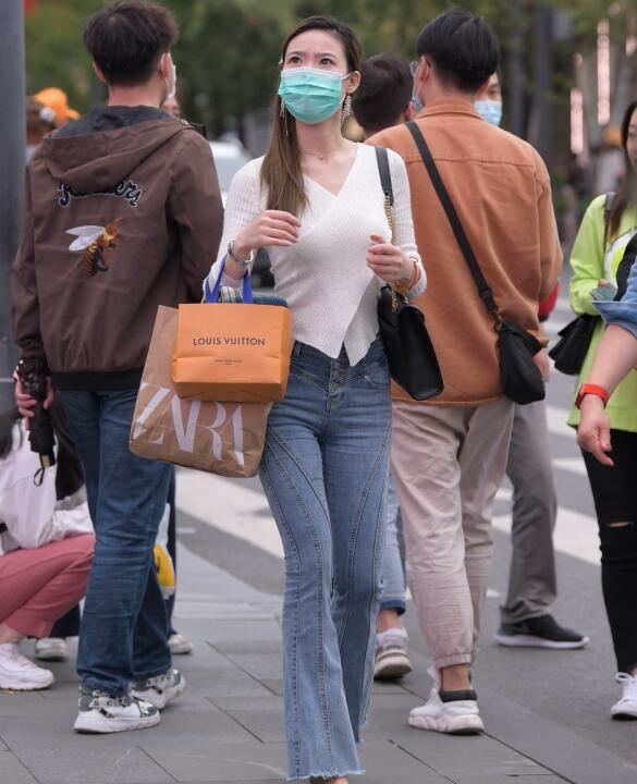 视觉冲击作品 长腿紧牛小姐姐，身材真棒 写真
