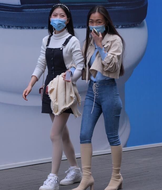 视觉冲击作品 身材不错的紧牛小姐姐 写真