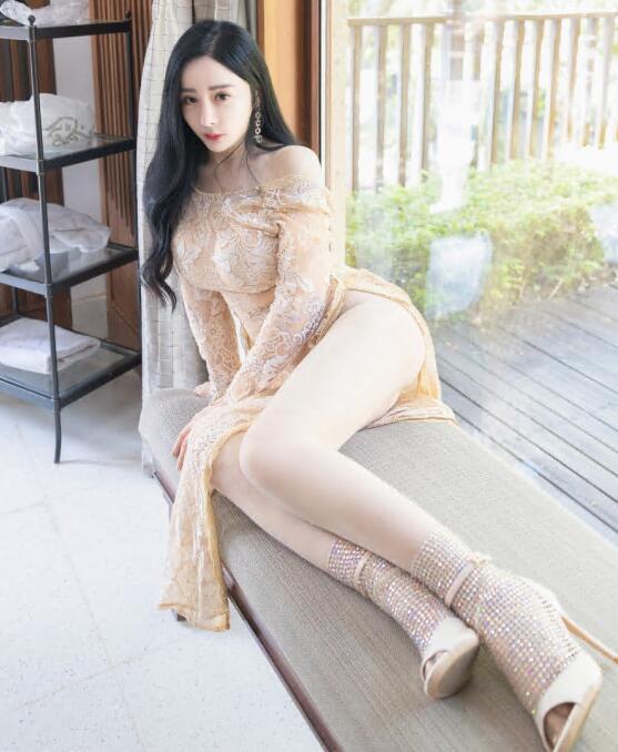 [XiuRen秀人网] 2021.10.09 No.4040 允爾 美胸 丝袜