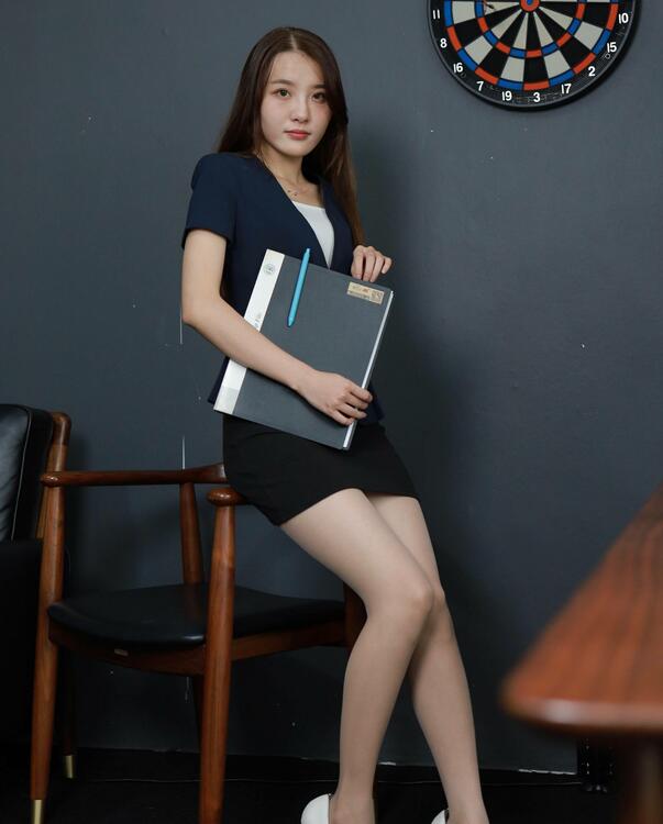 [IESS异思趣向] 2021.08.11 丝享家 886：婉苹《最美女职员》
