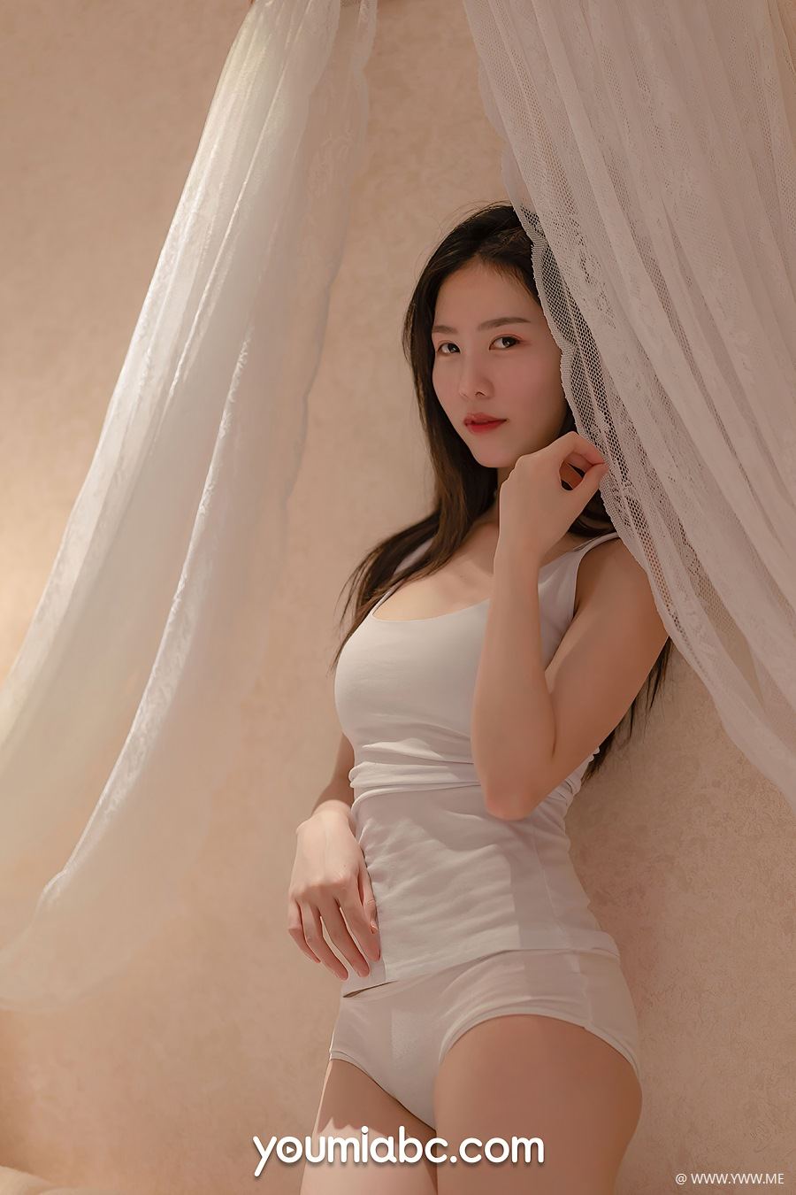微博人气Coser@抖娘-利世 独居女-像素点