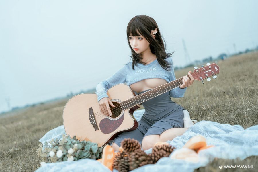 知名Coser@蠢沫沫 吉他妹妹-像素点