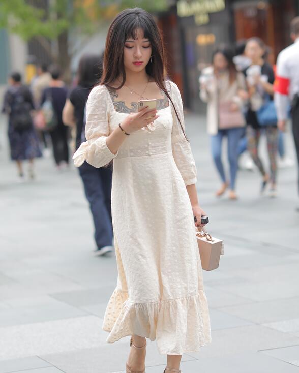 精选街拍 – 大眼美眉