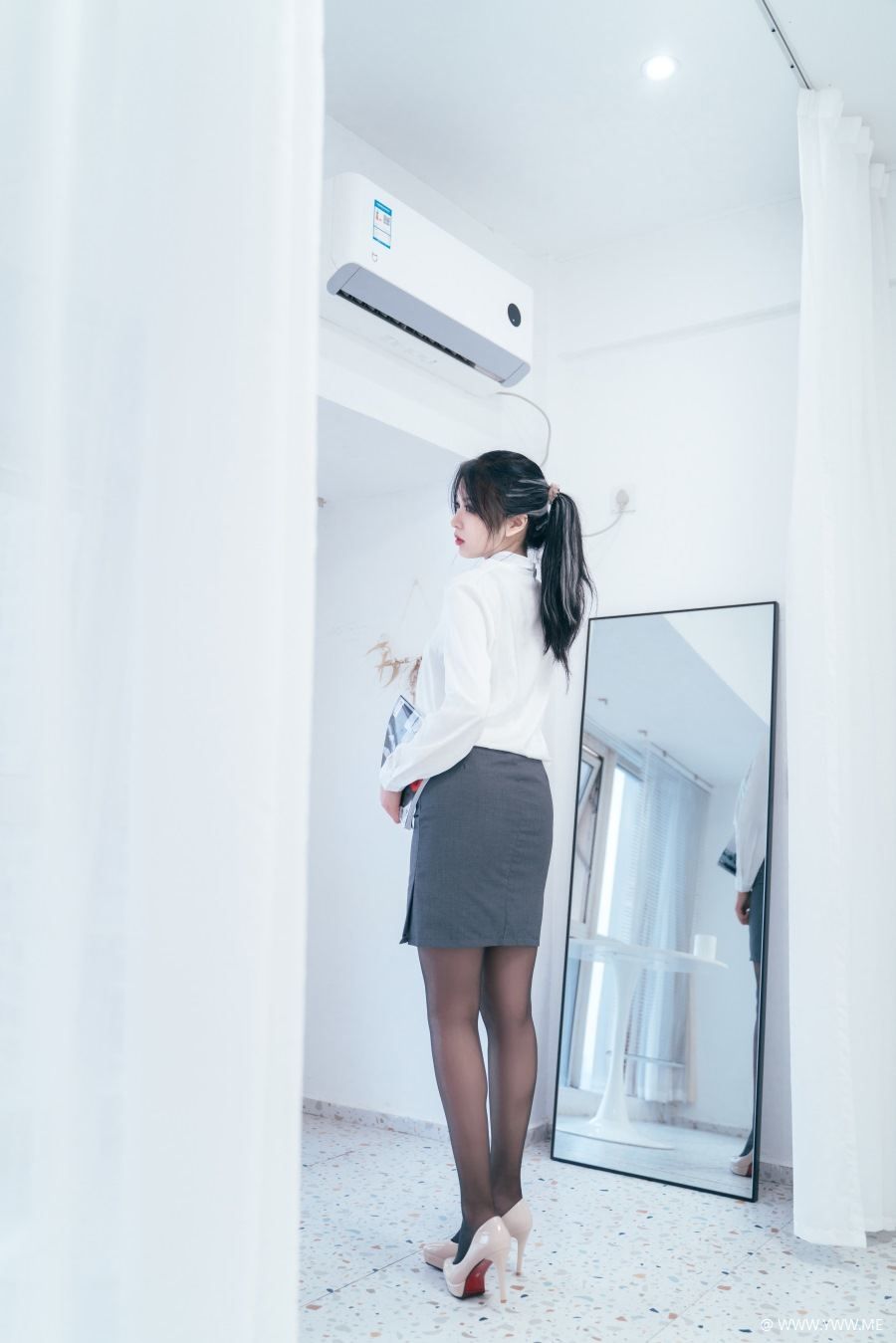 轩萧学姐 – OL-像素点