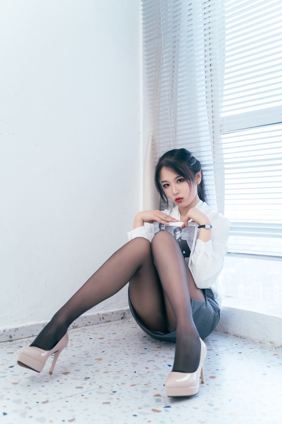 轩萧学姐 – OL-像素点