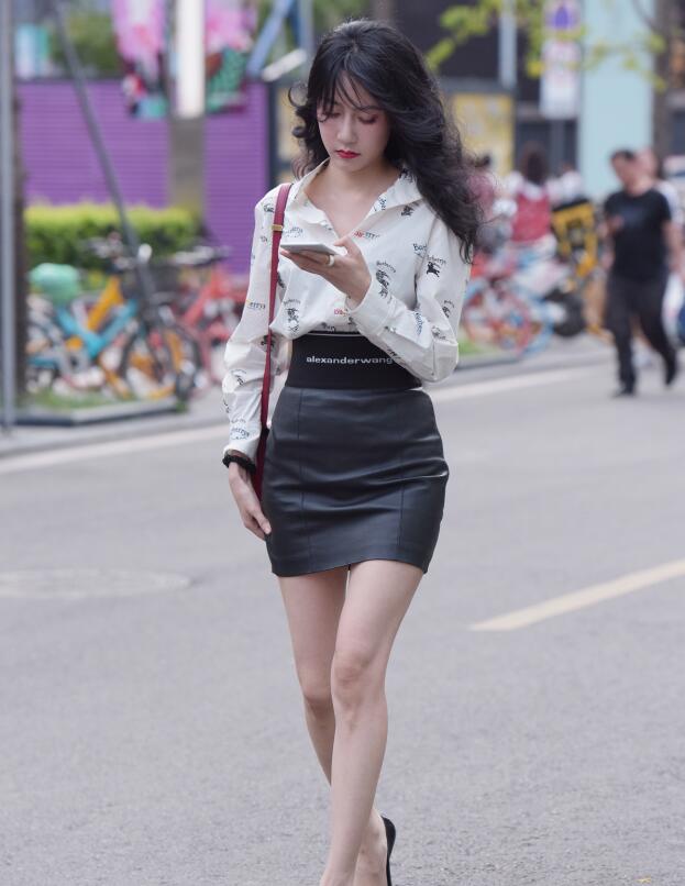 精选街拍 – 高跟小姐姐