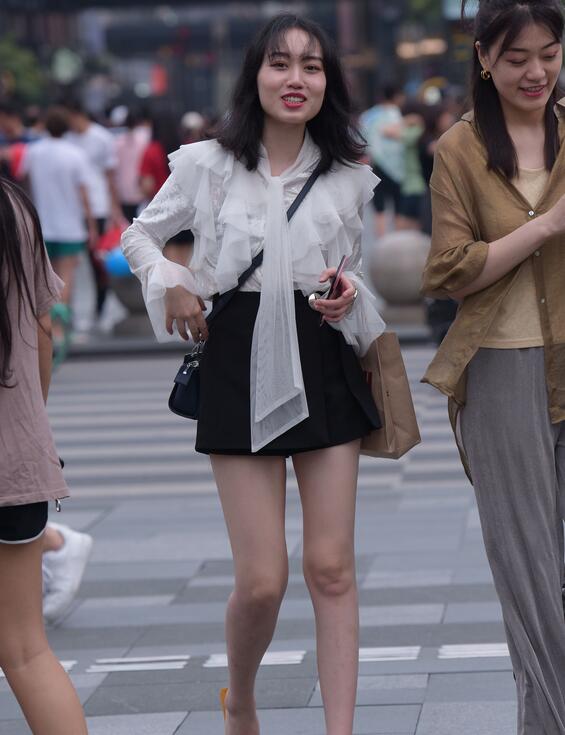 精选街拍 – 好长的美腿