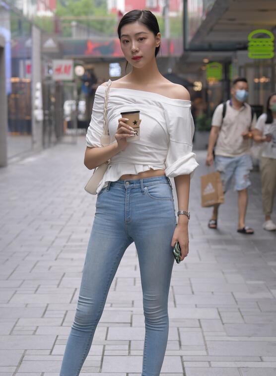 一只麋鹿作品 高挑的紧牛美女 写真+视频