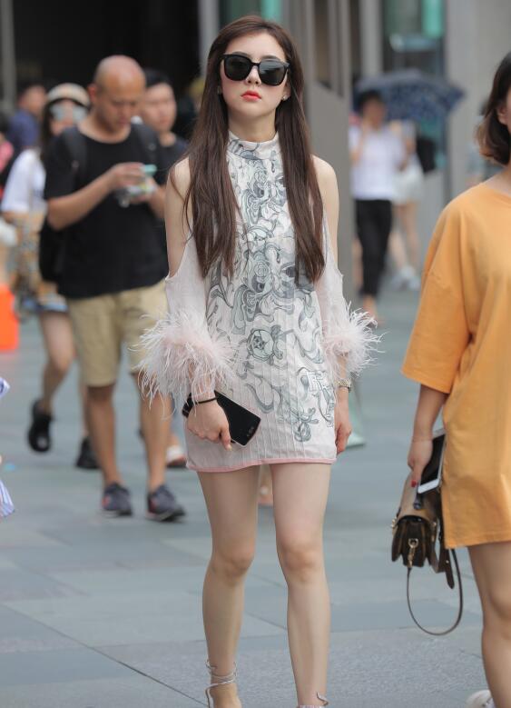 精选街拍 – 极品肉丝美腿