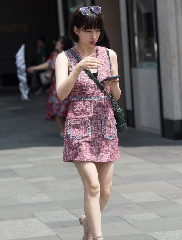 精选街拍 – 今天的天气好热