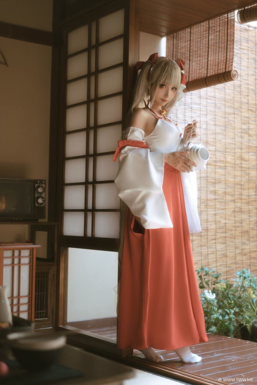 知名Coser@蠢沫沫 可畏 巫女-像素点