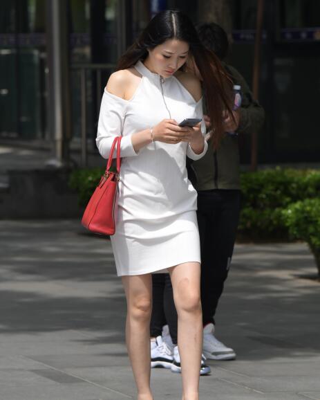 精选街拍 – 连衣裙高跟美女