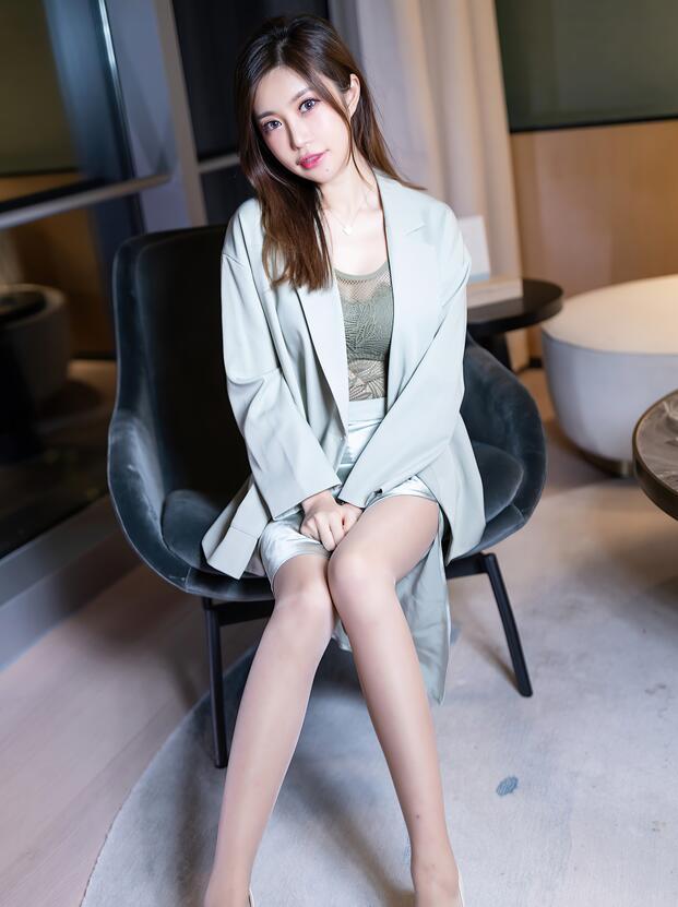 [XiuRen秀人网] 2021.12.17 No.4353 绮里嘉ula 美腿御姐