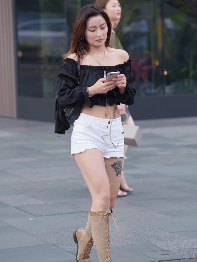 精选街拍 – 气质连衣裙美女