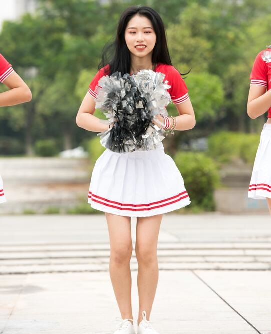 精选街拍 – 青春少女啦啦队超短裤大长腿