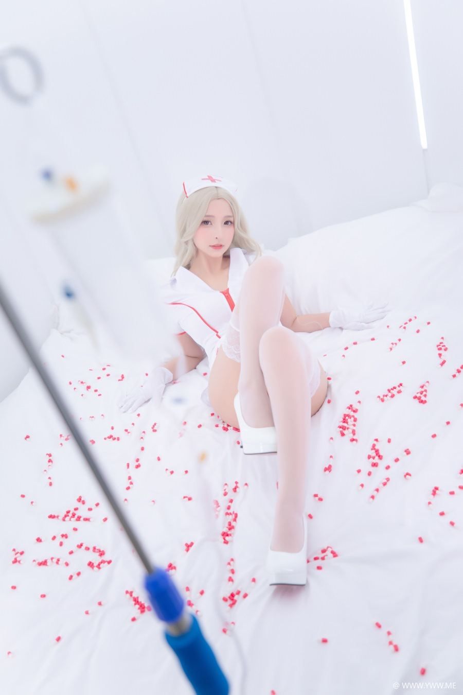 神楽坂真冬 – 白丝护士《心身バランス》-像素点