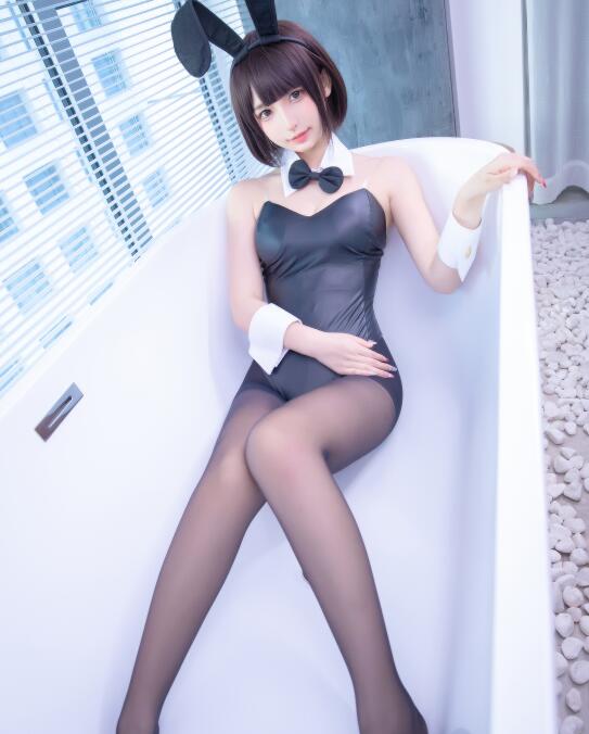 神楽坂真冬 – 兔女郎与钢管《バニーバブル》