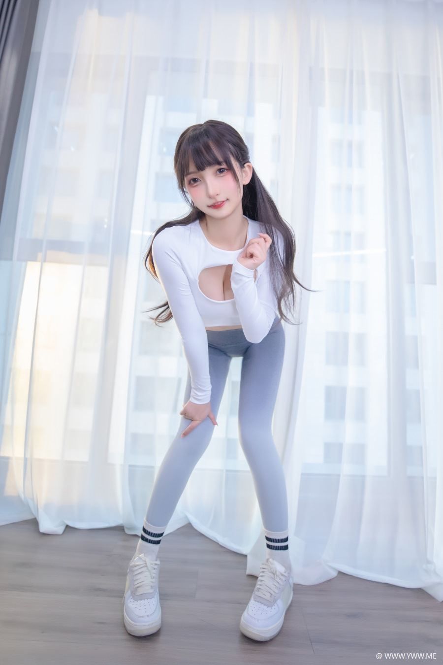 神楽坂真冬 – 《瑜伽少女》-像素点