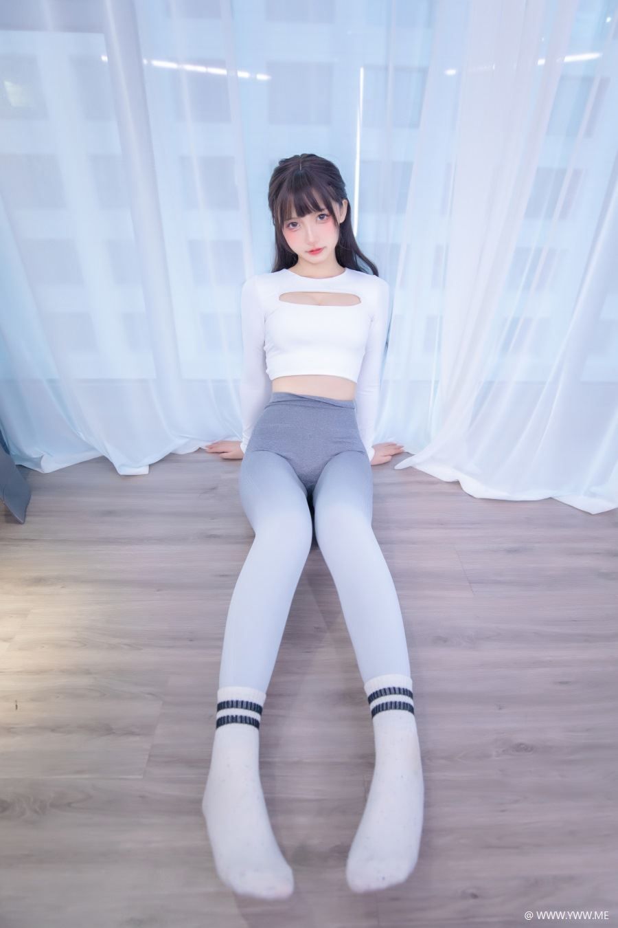 神楽坂真冬 – 《瑜伽少女》-像素点