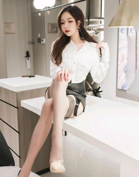[IMISS爱蜜社] 2022.02.09 VOL.661 LindaLinda 甜美长腿