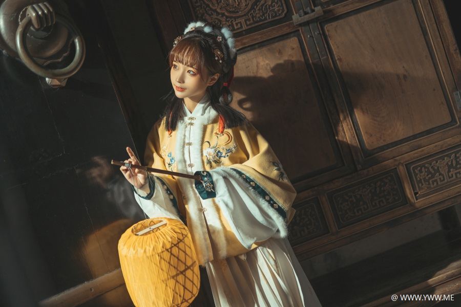 知名Coser@蠢沫沫 黄汉服-像素点