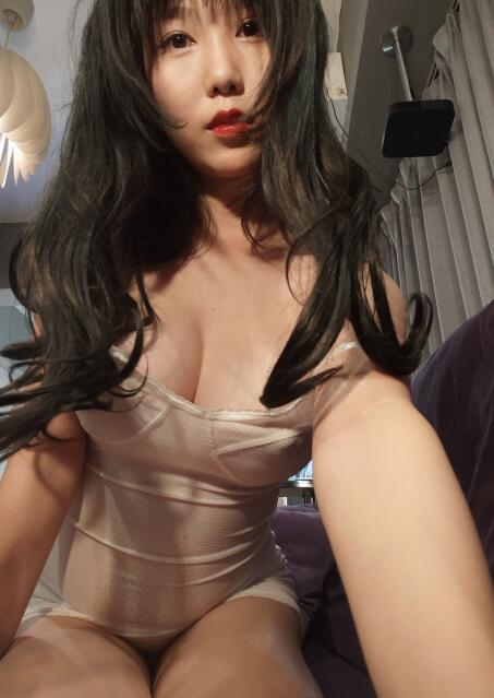 微博人气Coser@抖娘-利世 定制 透视吊带自拍