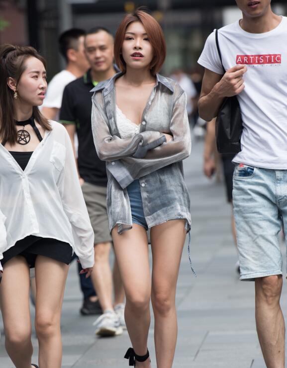 精选街拍 – 周末的少女