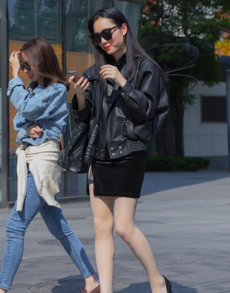 精选街拍 – 薄丝高跟美女