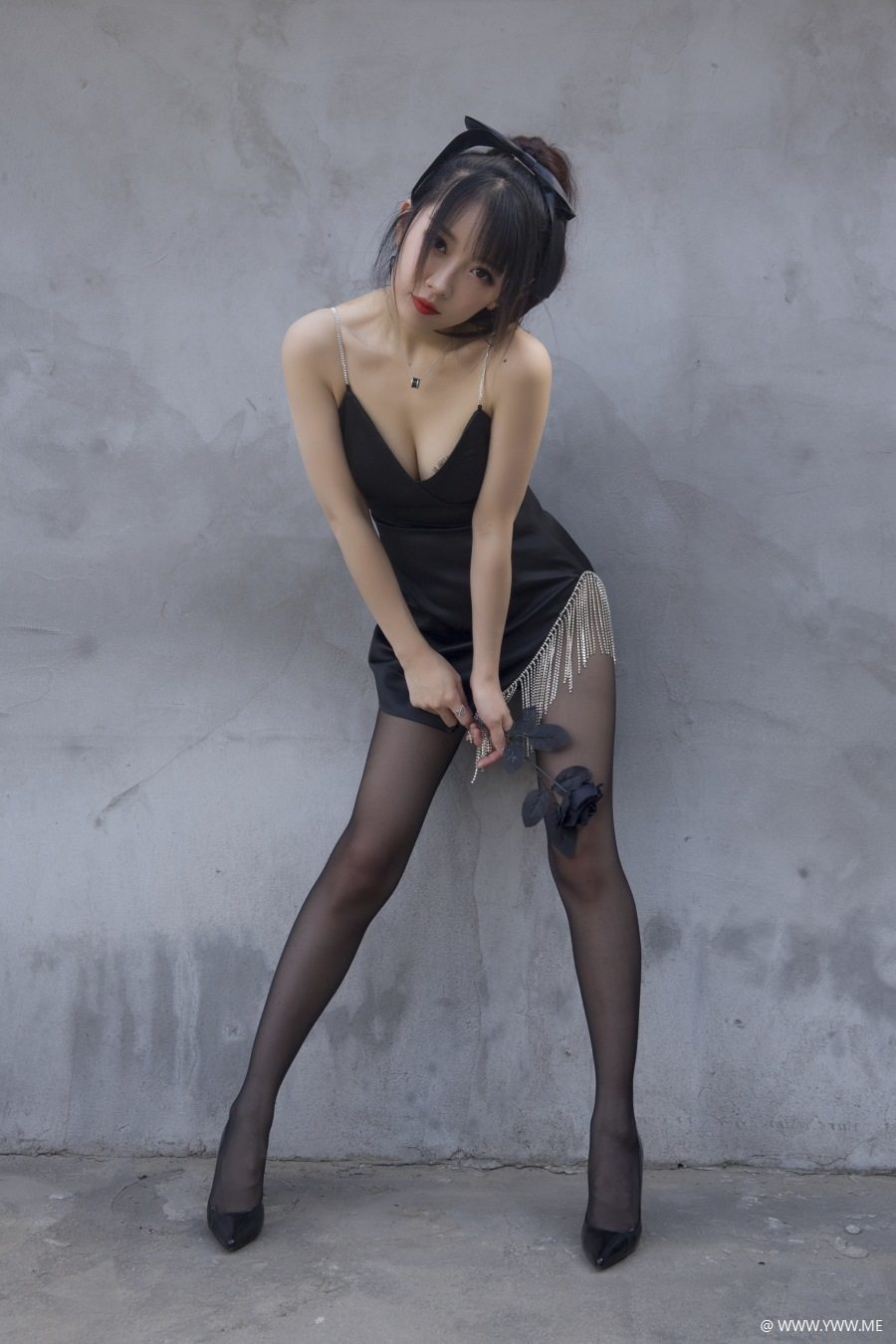 小女巫露娜 – 黑色流苏-像素点