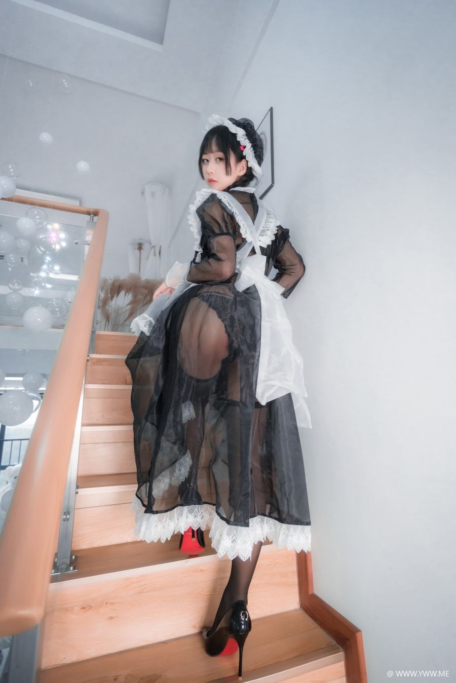 萌芽儿o0 – 透明女仆-像素点