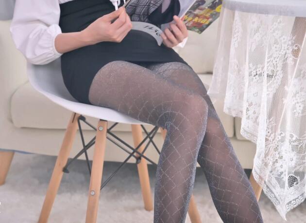 [SSA丝社] 短片 NO.082 雪儿 CdR闪亮菱格纹丝袜