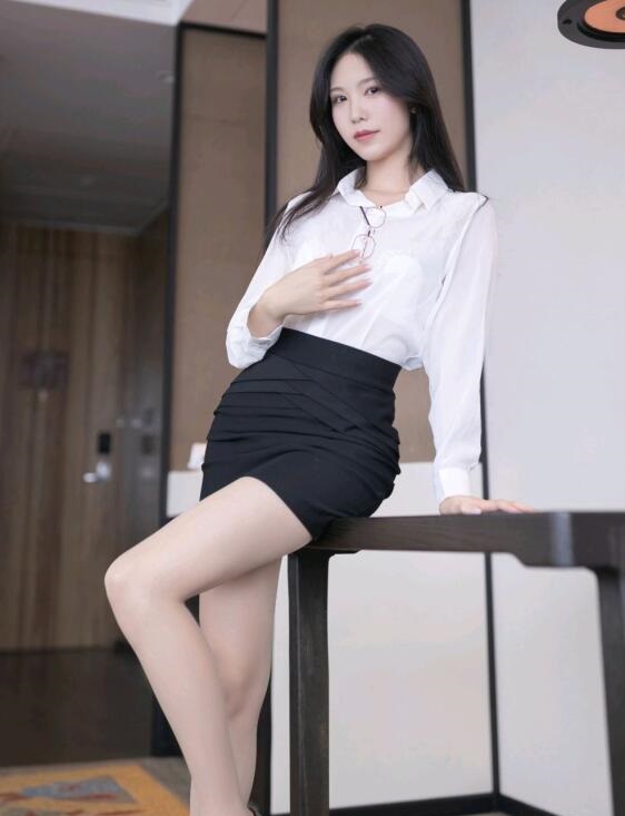 [XiuRen秀人网] 2022.03.30 No.4796 利世 丝袜美臀