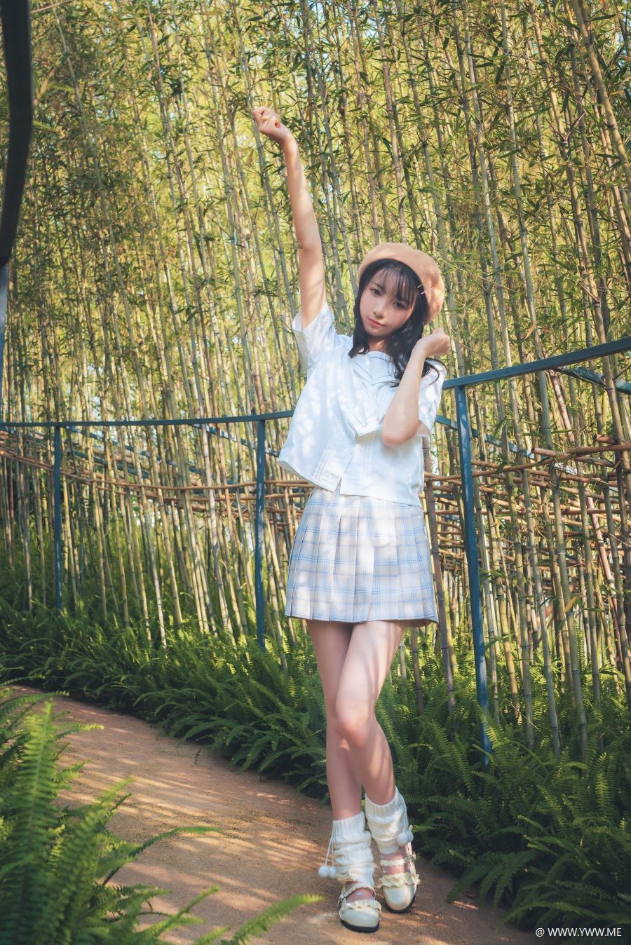 西瓜少女 – 白云森林短袖无外套-像素点