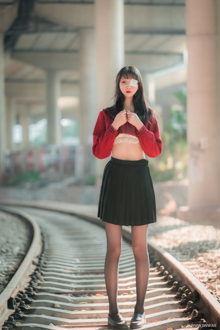 西瓜少女 – 铁轨成片-像素点