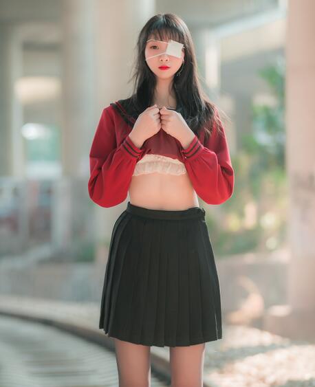 西瓜少女 – 铁轨成片