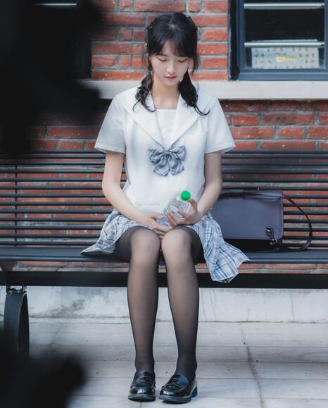 西瓜少女 – 制服的西瓜