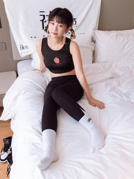 [BoBoSocks袜啵啵] NO.059 砂糖-AJ板鞋、白棉袜、裸足（花絮版）