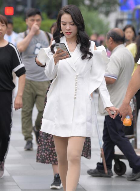 精选街拍 – 肉丝，高跟，女友
