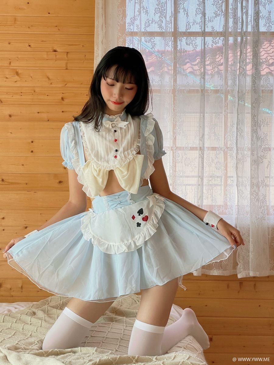 西瓜少女 – 蓝白女仆-像素点