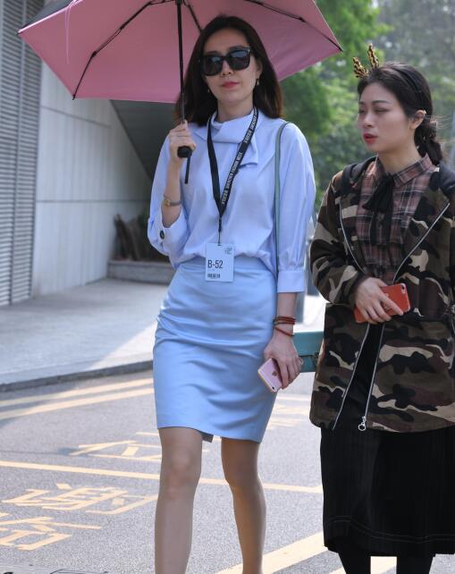 精选街拍 – 肉丝单鞋美女
