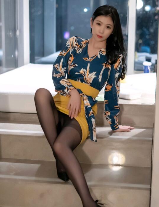 [XiuRen秀人网] 2022.04.18 No.4880 李雅柔182CM 黑丝美腿