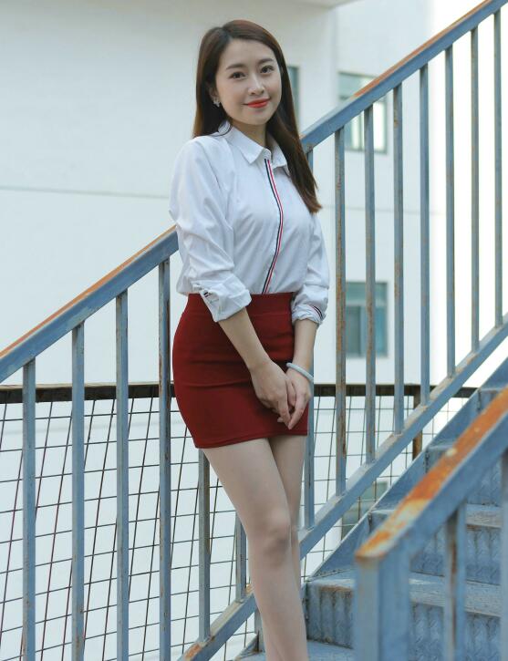 [IESS异思趣向] 2022.02.17 丝享家 1006：小婕《性感红色包臀裙》
