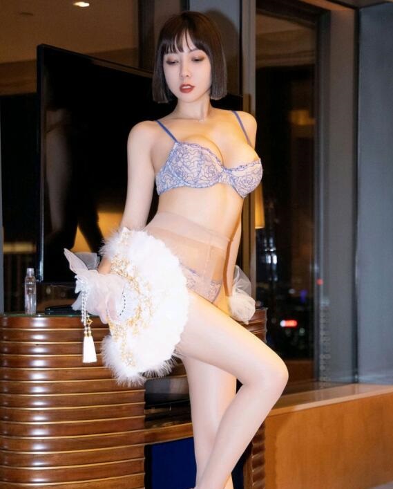 [XiuRen秀人网] 2022.05.04 No.4955 果儿Victoria 西双版纳旅拍