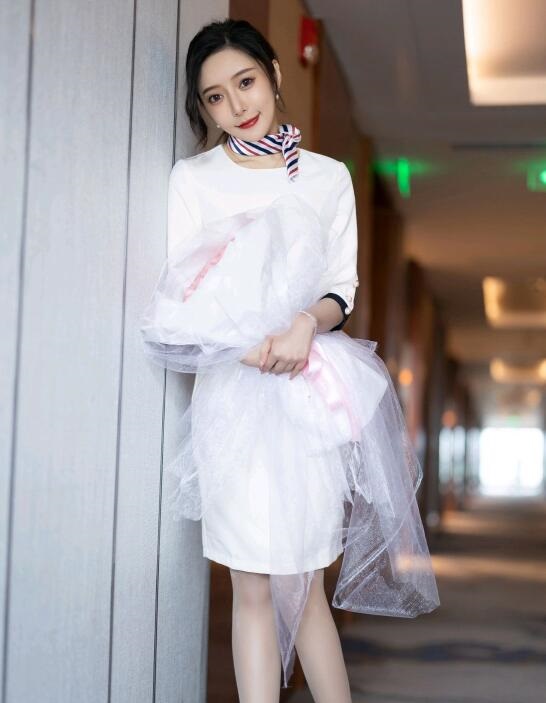 [XiuRen秀人网] 2022.05.05 No.4963 王馨瑶yanni 制服丝袜