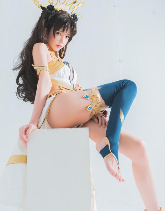 萝莉风COS 桜桃喵 – 弓凛